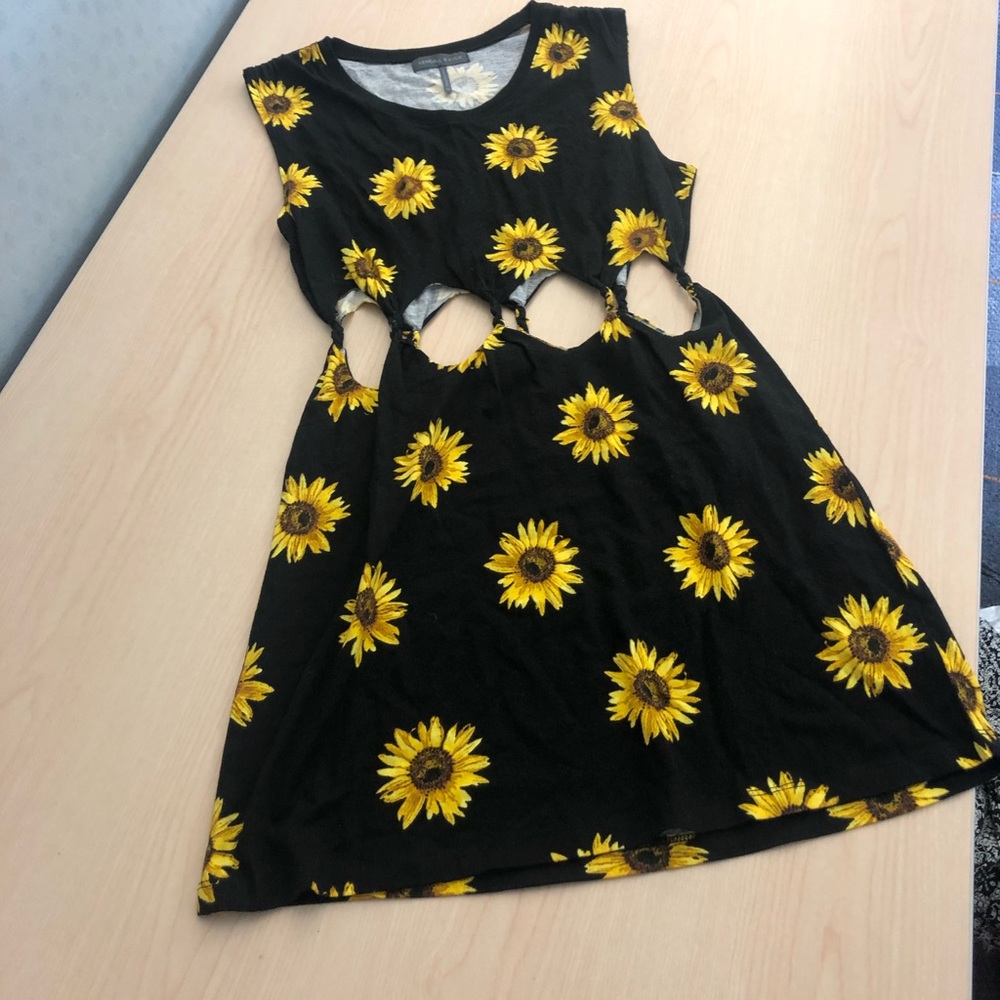 Adorable sunflower tank dress with cutouts size m